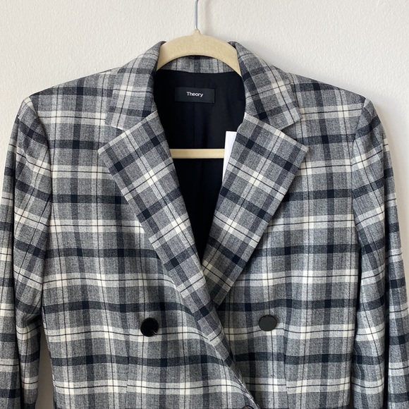 Theory Double-Breasted Angled Yukon Blazer – Size 2 – Virgin Wool Blend - Picture 8 of 13